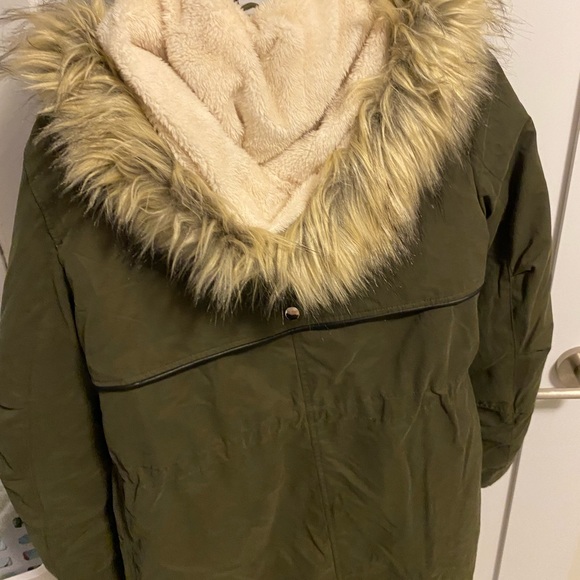 H&M Green Winter Parka 💚 - Picture 3 of 3
